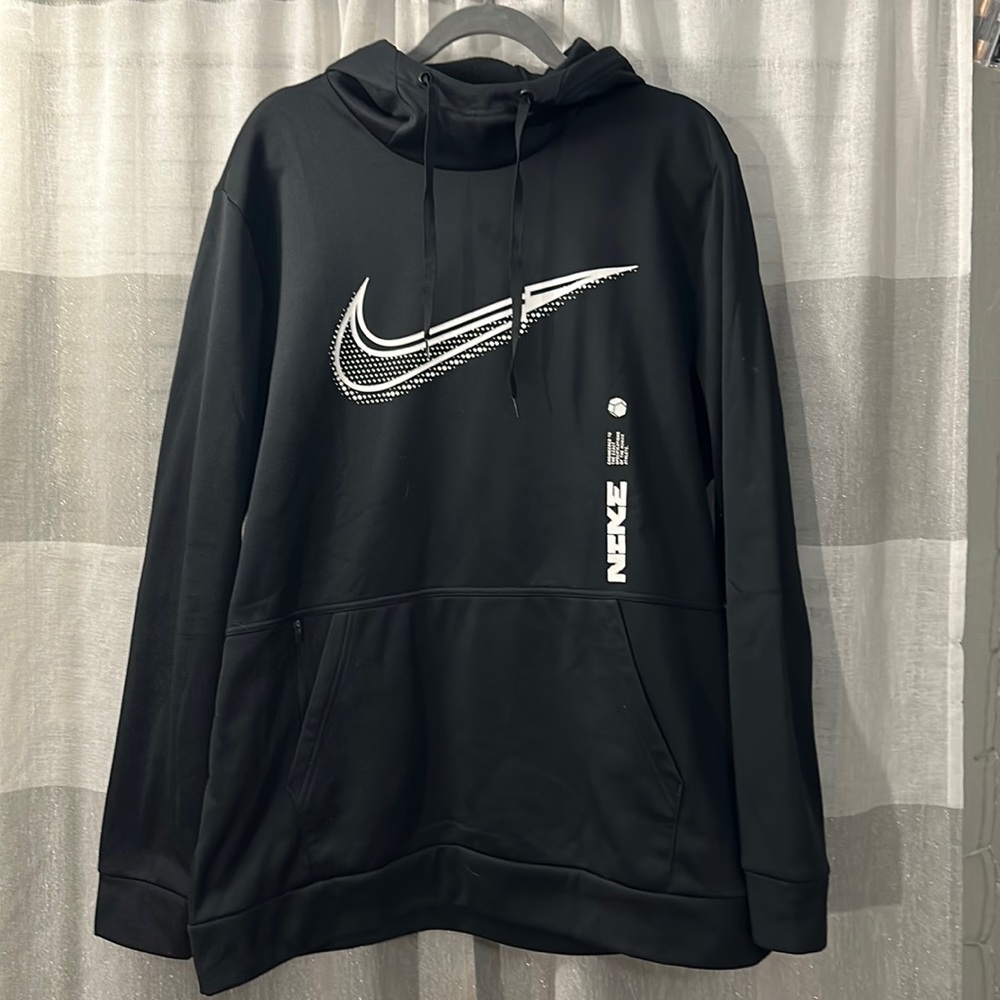 Men’s black Nike therma-fit hoodie